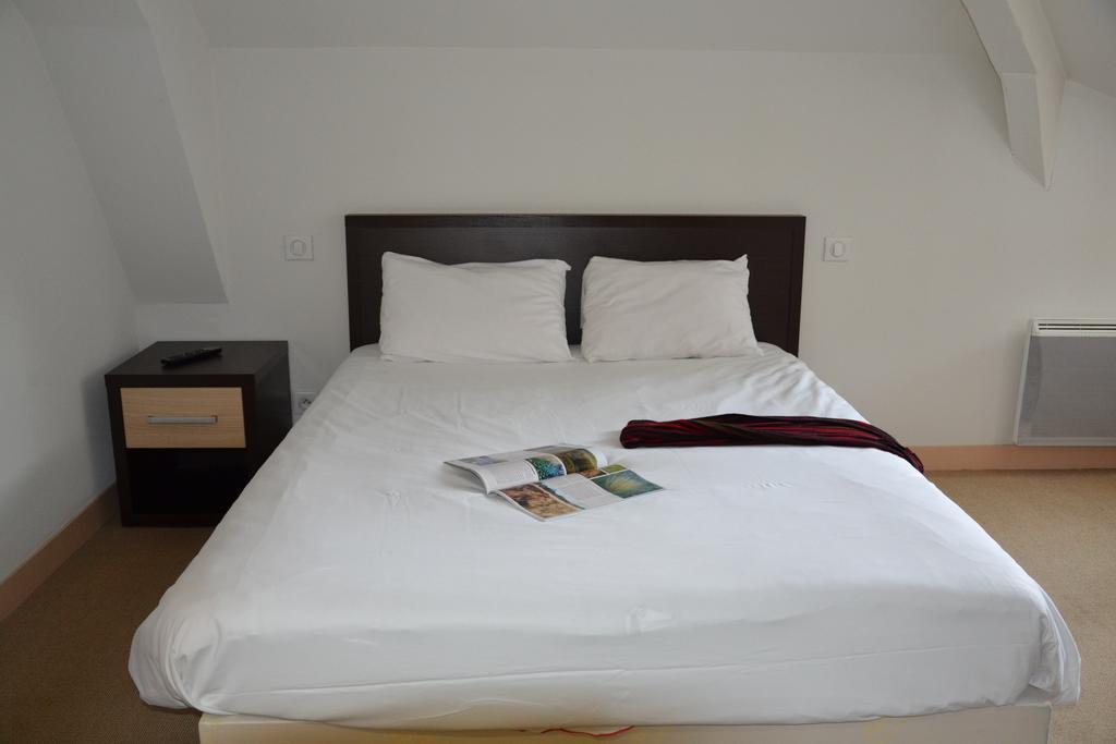 Hotel Les Bénédictins Limoges Habitación foto