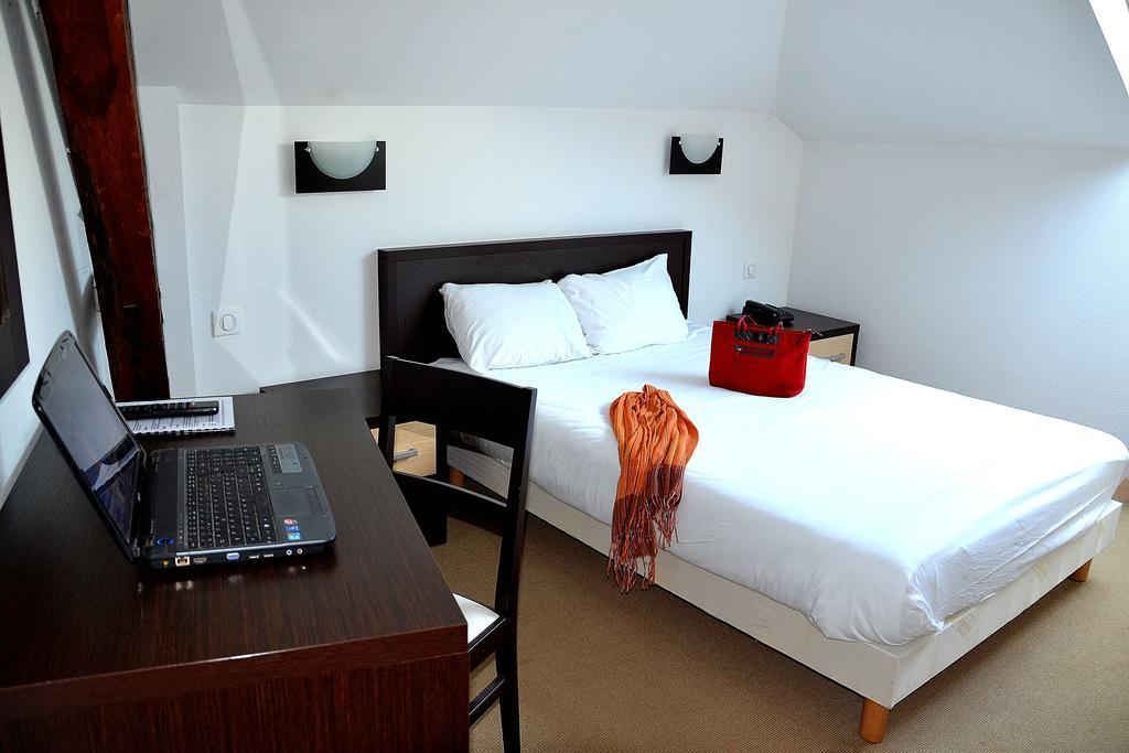 Hotel Les Bénédictins Limoges Habitación foto